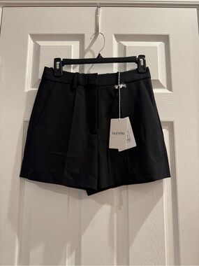 Valentino Black Pleated Tailored Shorts IT 40 / US 4 NWT Made in Italy